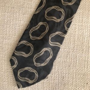 Giorgio Armani Cravatte. Silk tie. Made in Italy.